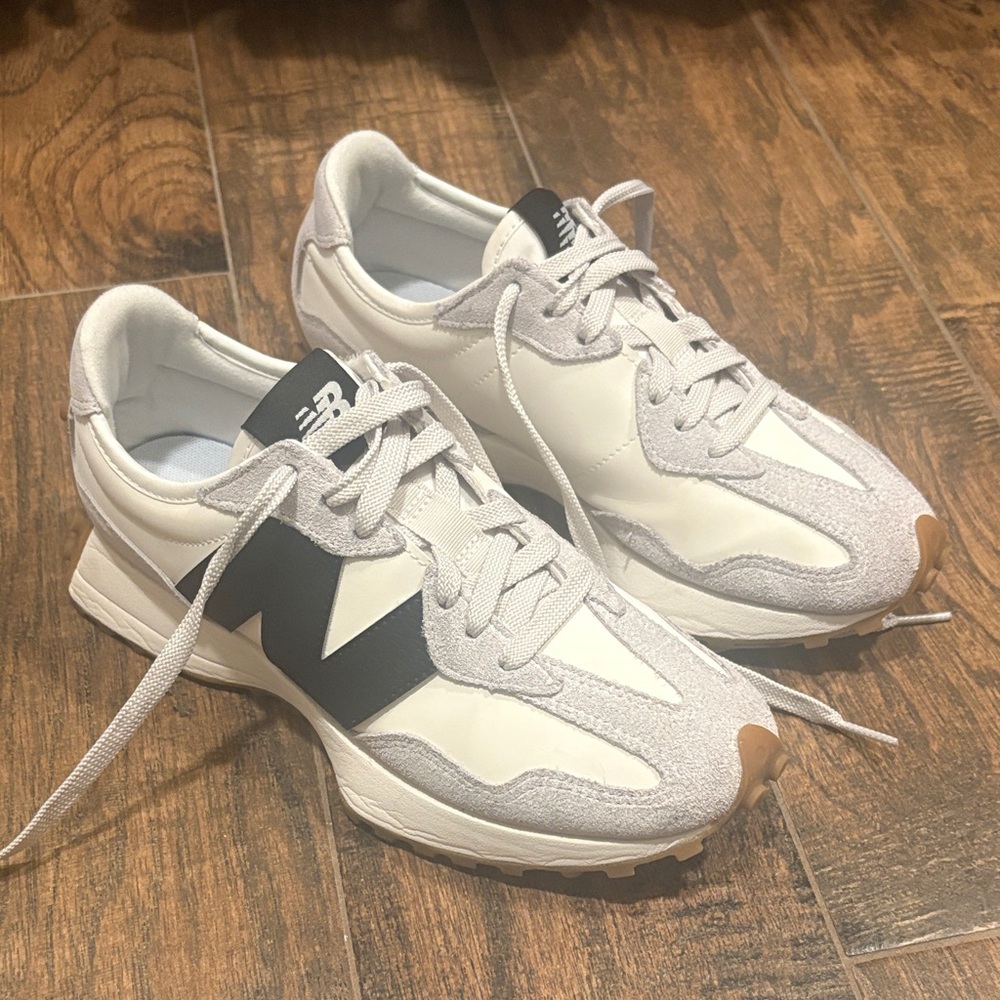 New Balance 327 Moonbeam with Black 7.5